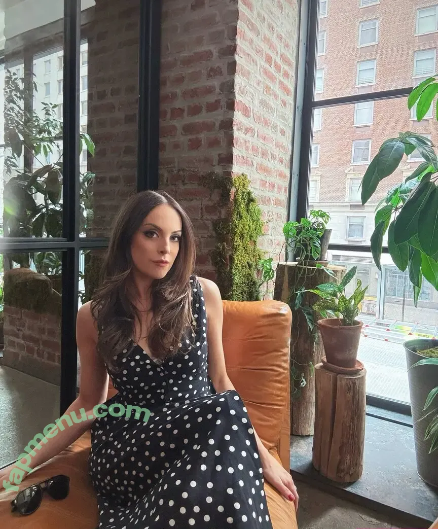 Elizabeth Gillies nude photo #0501 (lizgillz)