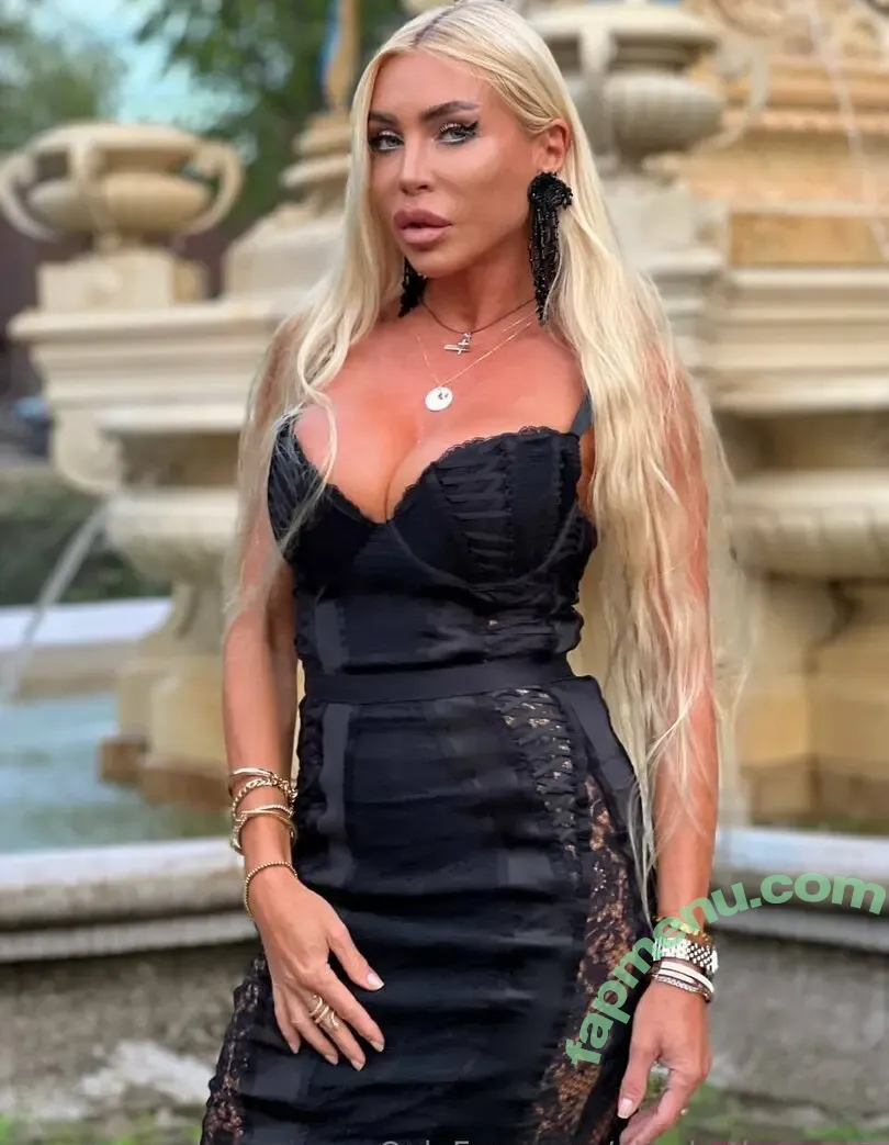 elizabeth_gold nude photo #0009 (elizabeth_gold)