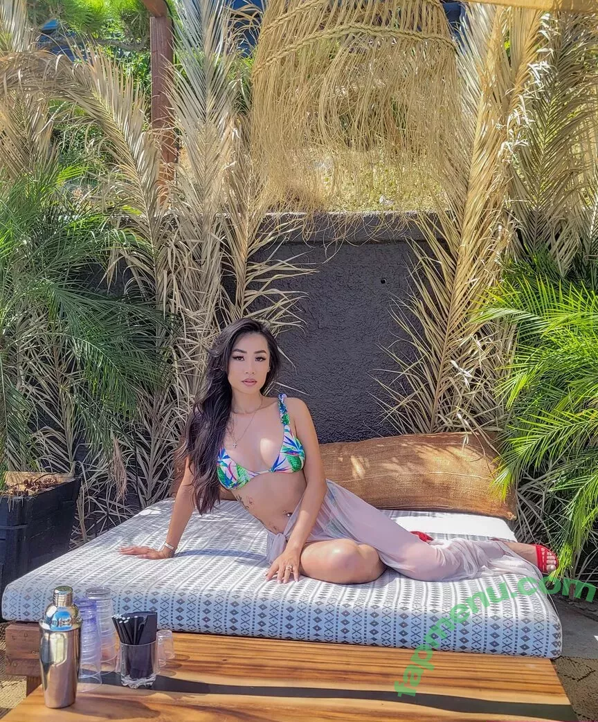 Elizabeth Tran nude photo #0004 (ImElizabethTran / elizabethtran / elizabethtran626)