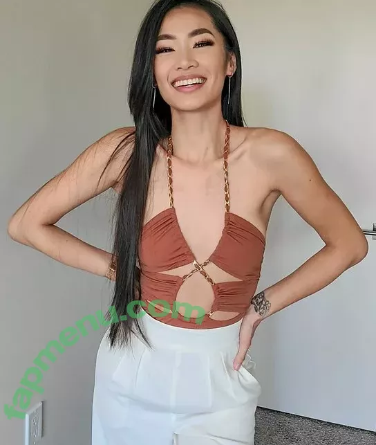 Elizabeth Tran nude photo #0013 (ImElizabethTran / elizabethtran / elizabethtran626)