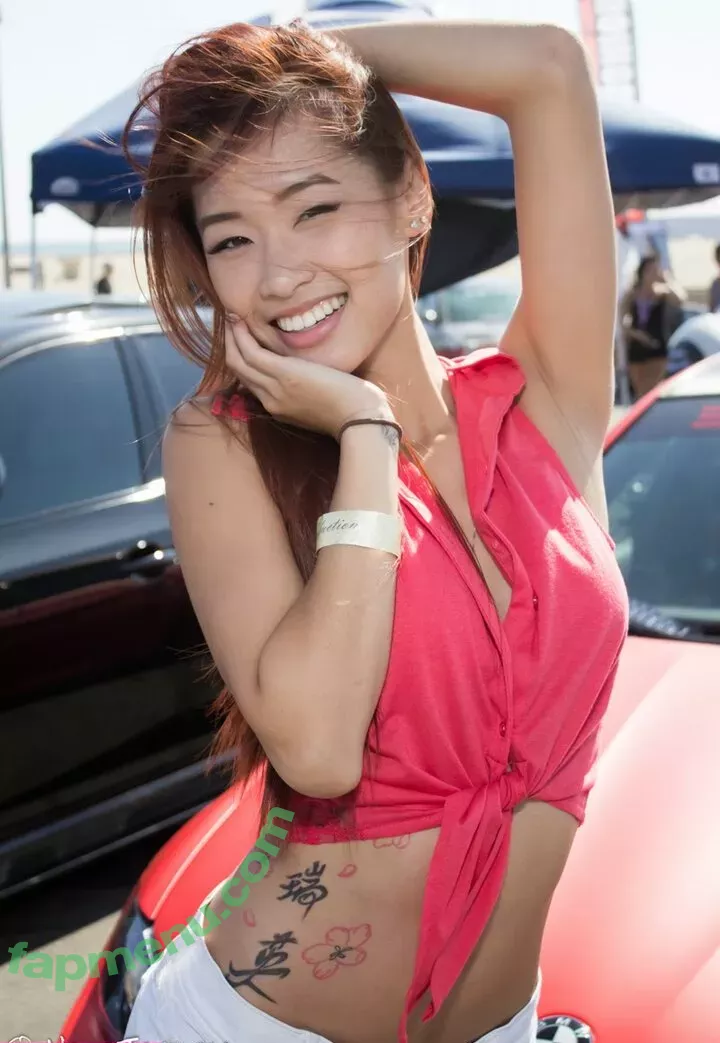 Elizabeth Tran nude photo #0019 (ImElizabethTran / elizabethtran / elizabethtran626)