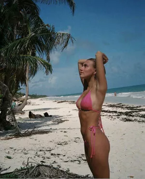 Ella Kernkamp / ellakernkamp nude photo #0012