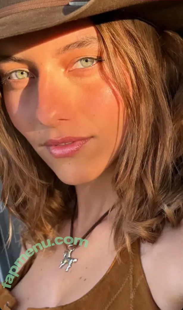 Ella Kernkamp nude photo #0335 (ellakernkamp)