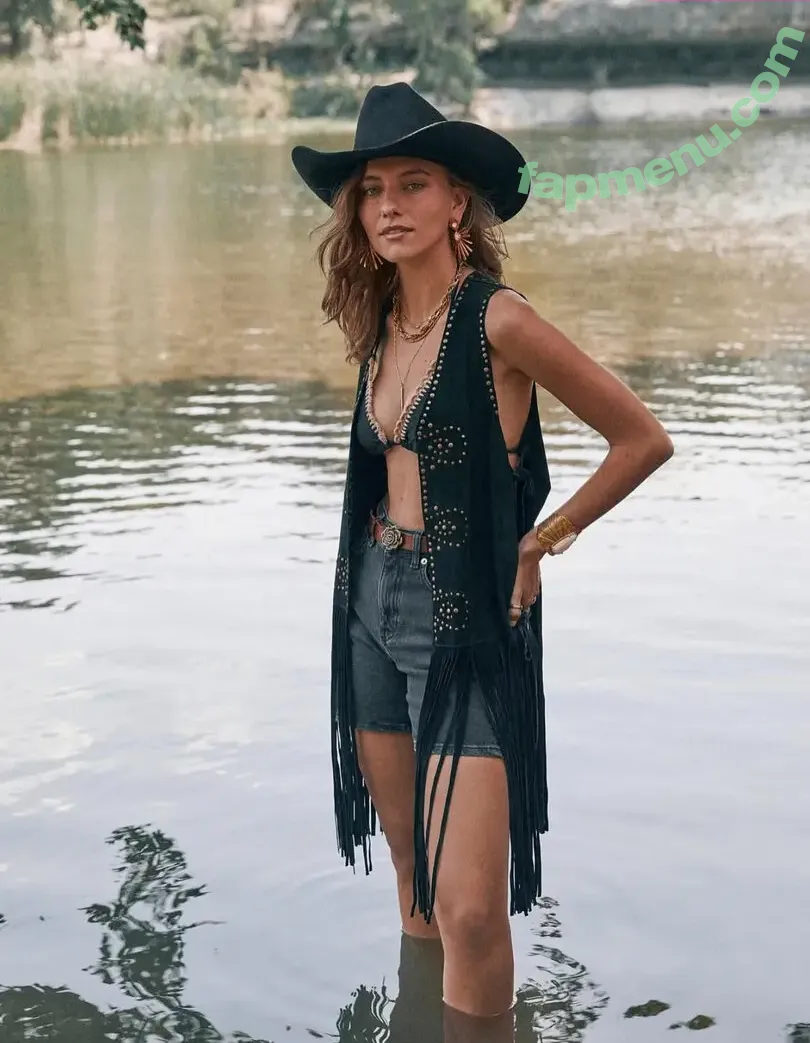 Ella Kernkamp nude photo #0341 (ellakernkamp)