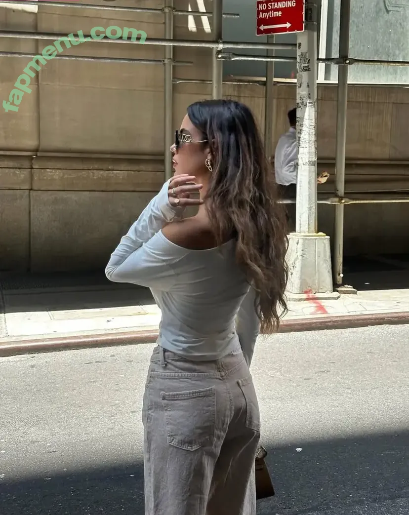 Ella Mendelsohn nude photo #1550 (ellamendelsohn)