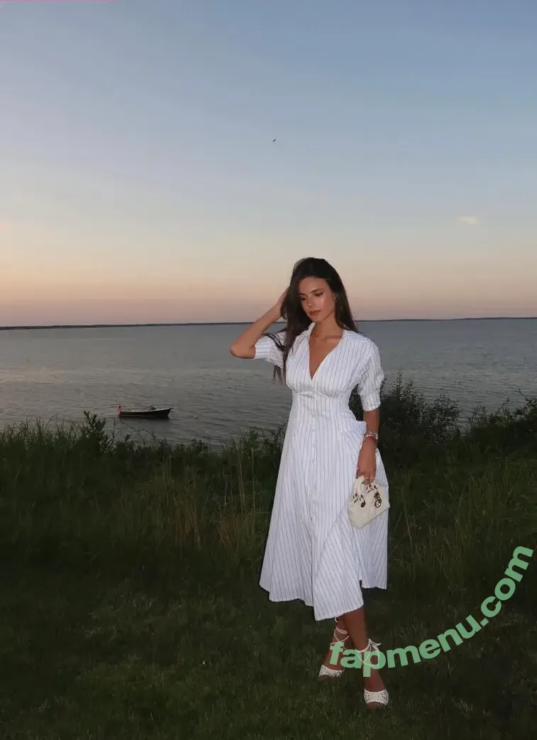 Ella Mendelsohn nude photo #1656 (ellamendelsohn)