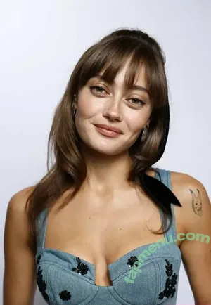 Ella Purnell / GRAYLINGPURNELL / ella_purnell nude photo #0848