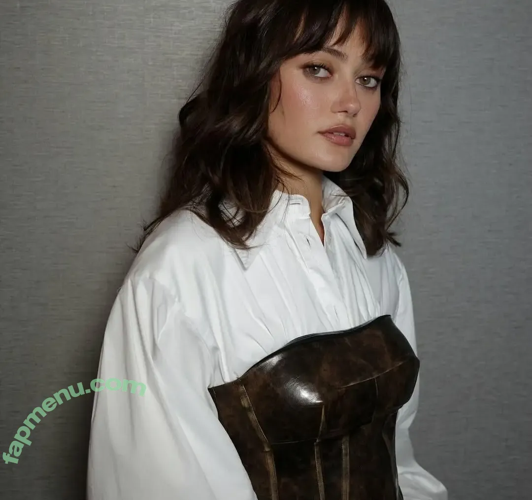 Ella Purnell nude photo #0832 (GRAYLINGPURNELL / ella_purnell)