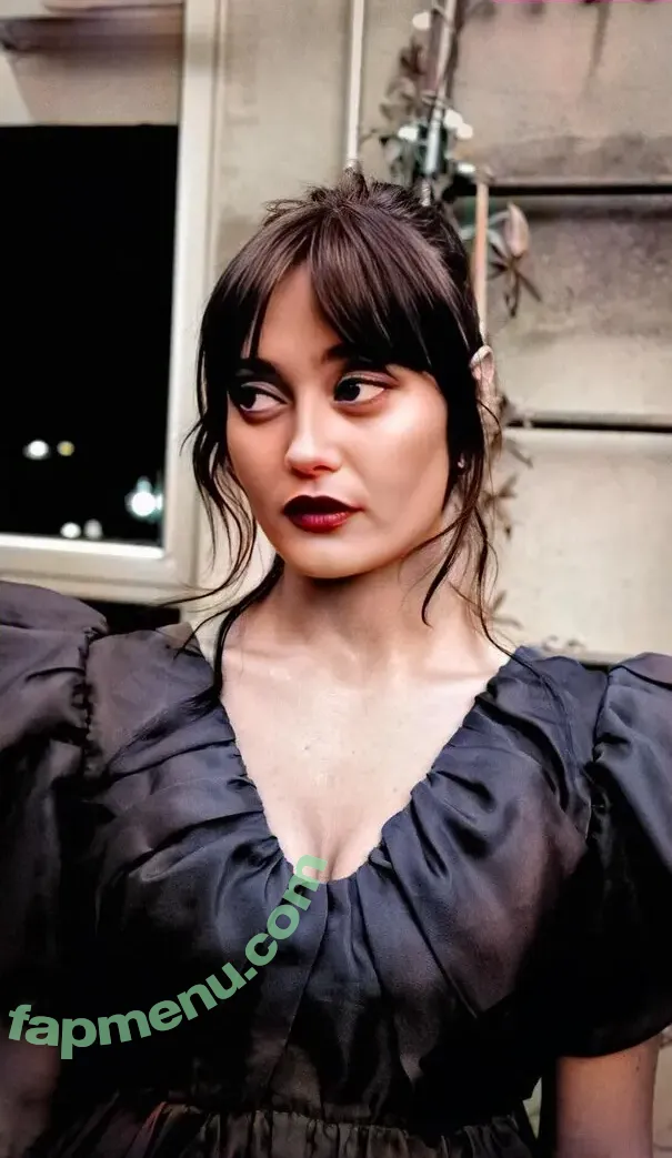 Ella Purnell nude photo #0838 (GRAYLINGPURNELL / ella_purnell)