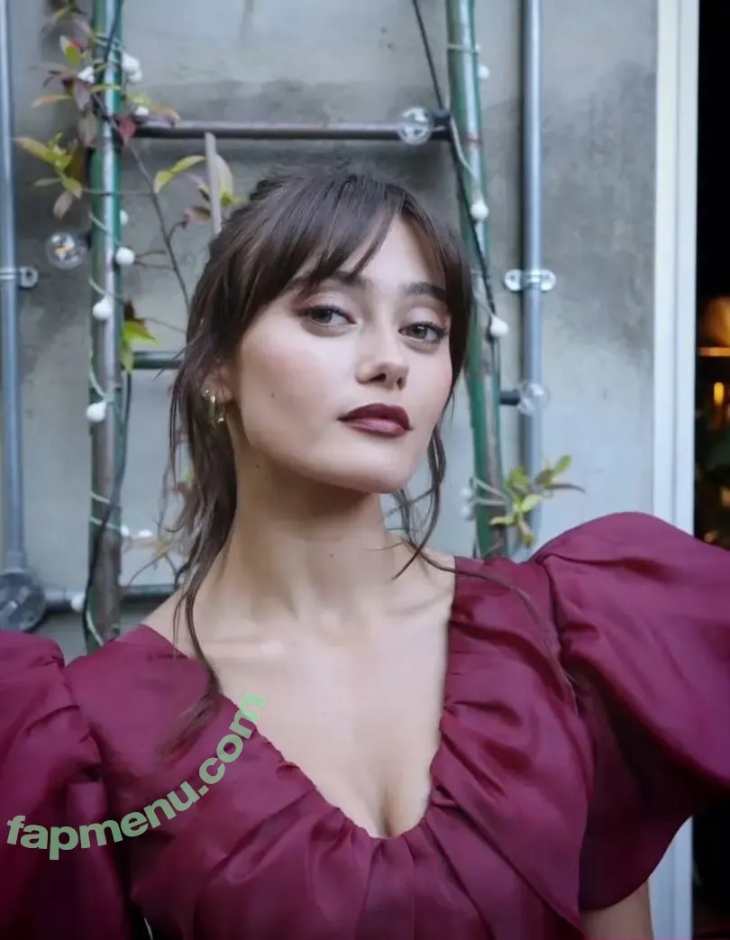 Ella Purnell nude photo #0840 (GRAYLINGPURNELL / ella_purnell)