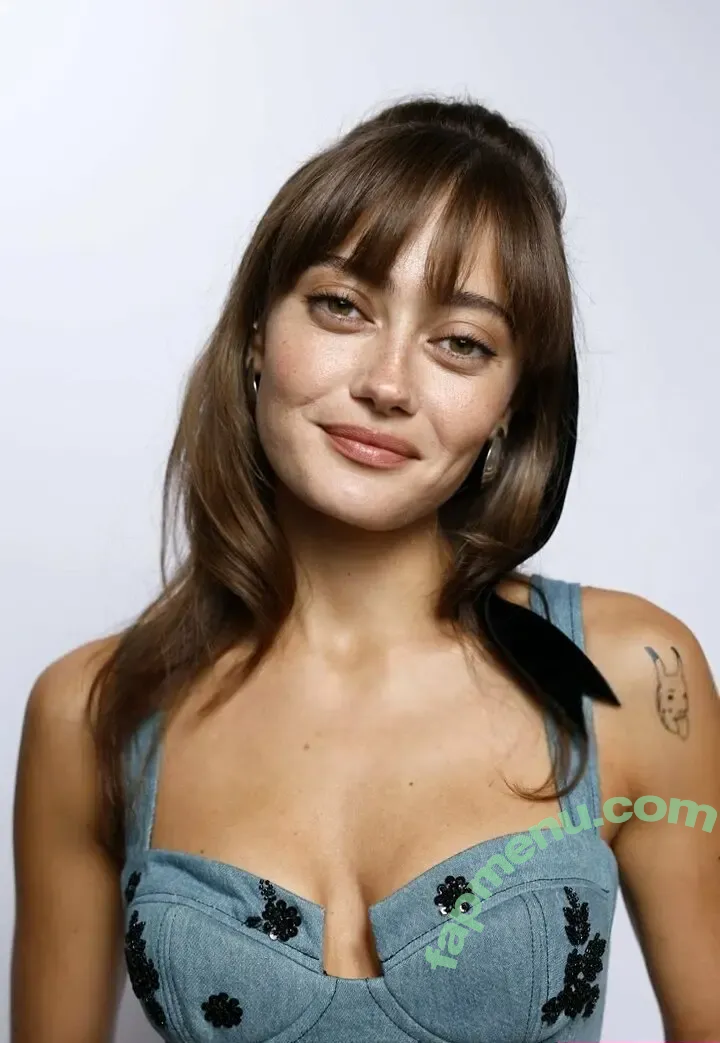 Ella Purnell nude photo #0848 (GRAYLINGPURNELL / ella_purnell)