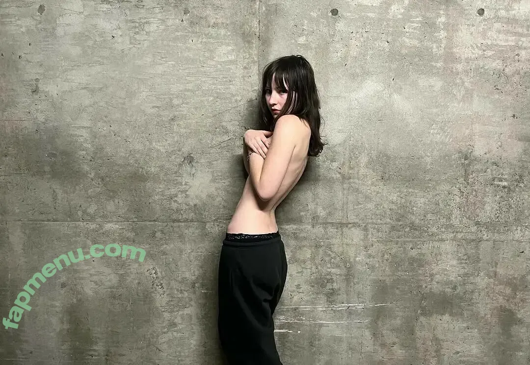 Ella Woolsey nude photo #0001 (ellawoolseyy)