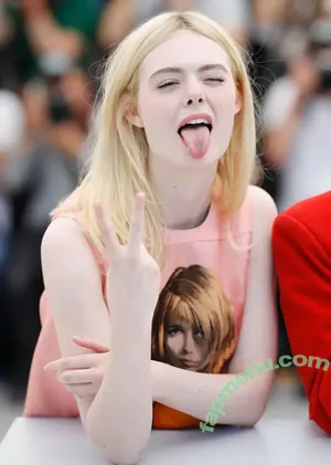 Elle Fanning / ellefanning nude photo #3136