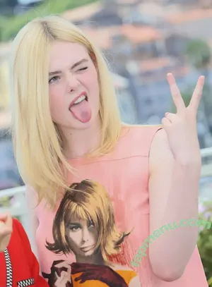 Elle Fanning / ellefanning nude photo #3143