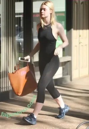 Elle Fanning / ellefanning nude photo #3169