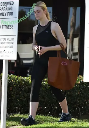 Elle Fanning / ellefanning nude photo #3181
