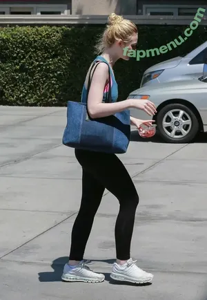 Elle Fanning / ellefanning nude photo #3188
