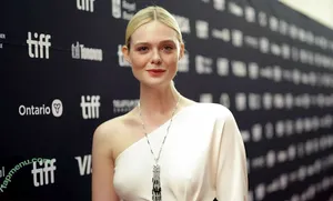 Elle Fanning / ellefanning nude photo #3195