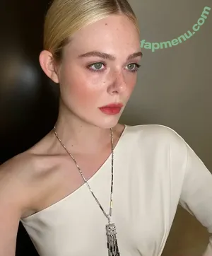 Elle Fanning / ellefanning nude photo #3201