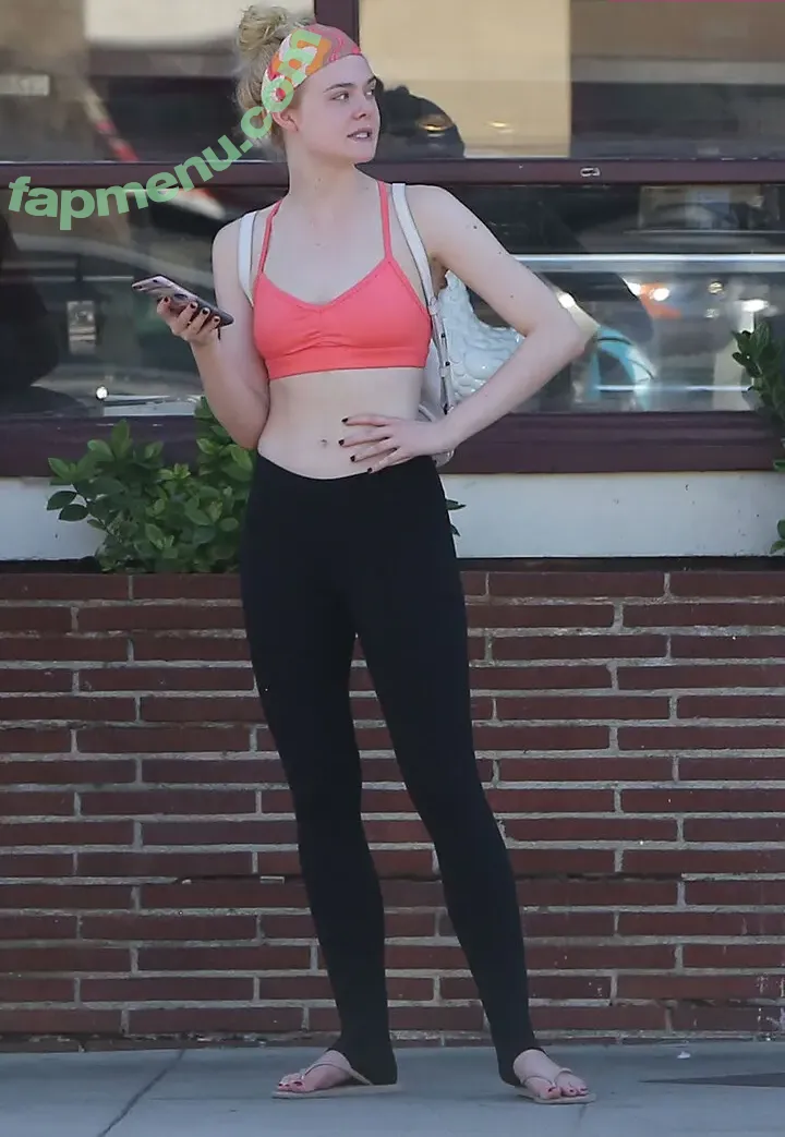 Elle Fanning nude photo #3093 (ellefanning)