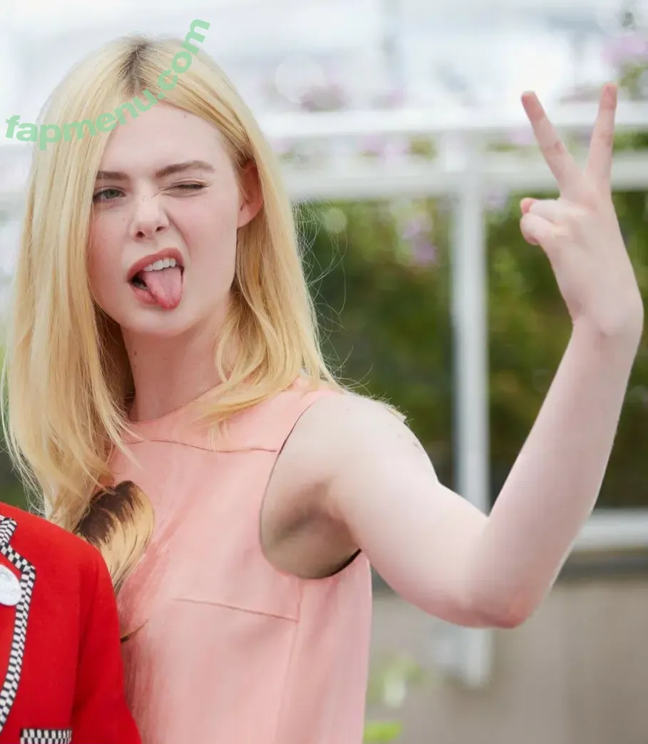 Elle Fanning nude photo #3141 (ellefanning)
