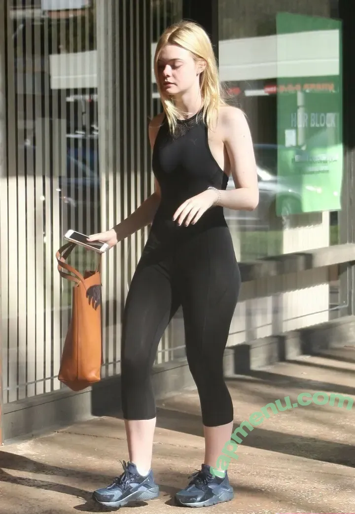 Elle Fanning nude photo #3171 (ellefanning)