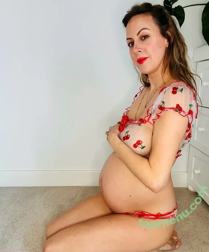 elleblackmagpie nude photo #0024 (elleblackmagpie)