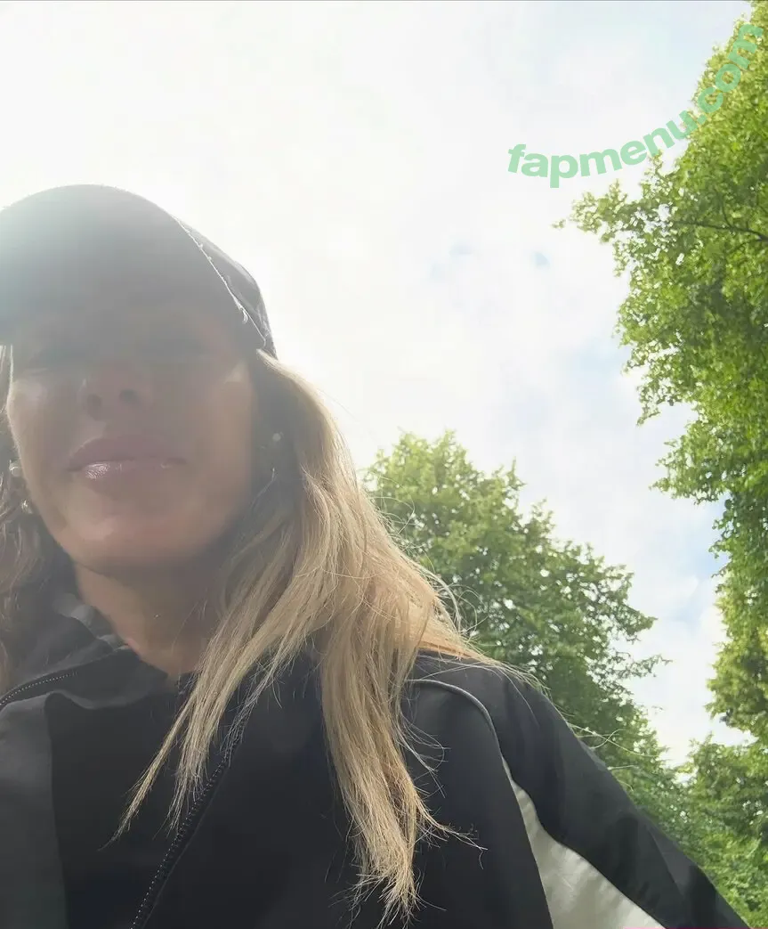 Ellie Goulding nude photo #0968 (elliegoulding / glovored)