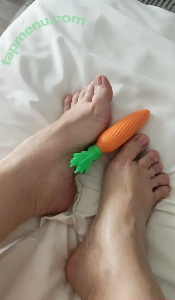 ellyfootfetish nude photo #0002 (fayefetish)