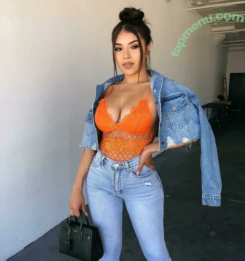 Elsy Guevara nude photo #0027 (elsyguevara)