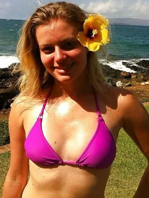 Elyse Willems / elysewillems nude photo #0002