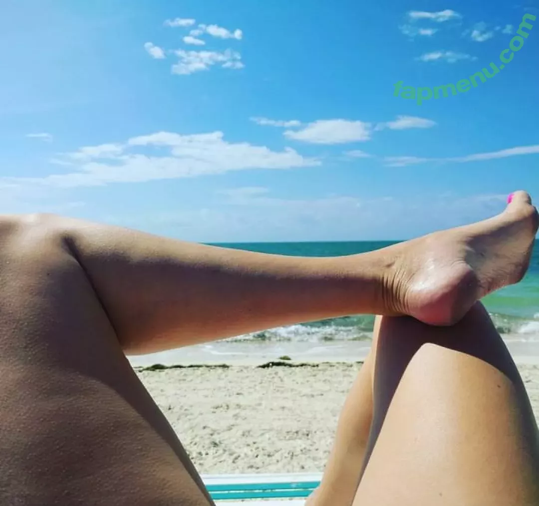 Elyse Willems nude photo #0011 (elysewillems)