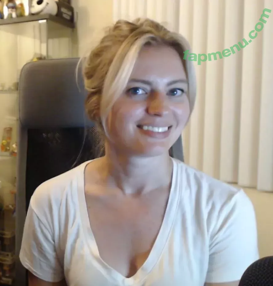 Elyse Willems nude photo #0033 (elysewillems)