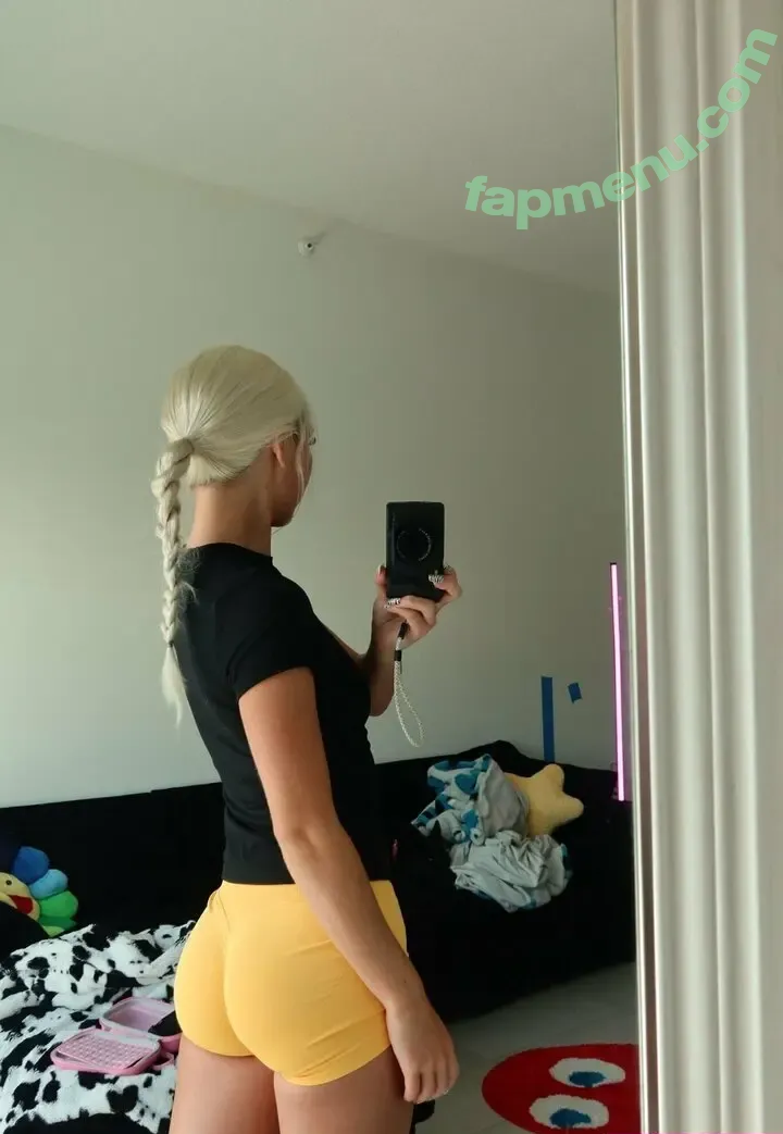 em.marie3 nude photo #0032 (em.marie3)