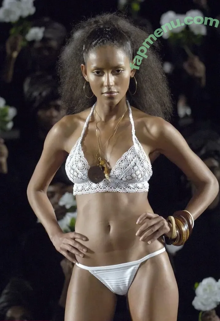 Emanuela De Paula nude photo #0029 (Emanuela De Paula)