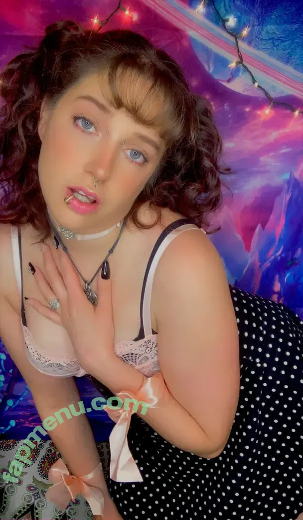 emberann420 nude photo #0002 (emberann420)