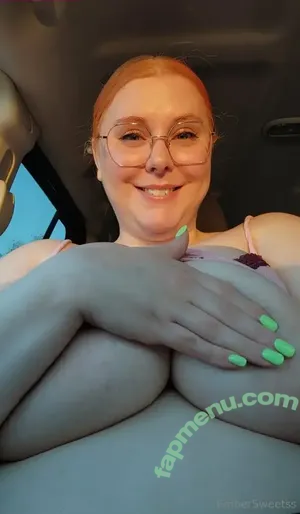 embersweetss / embersweetsvlog nude photo #0039