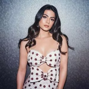 Emeraude Toubia / EmeraudeToubia / emeraude nude photo #0136