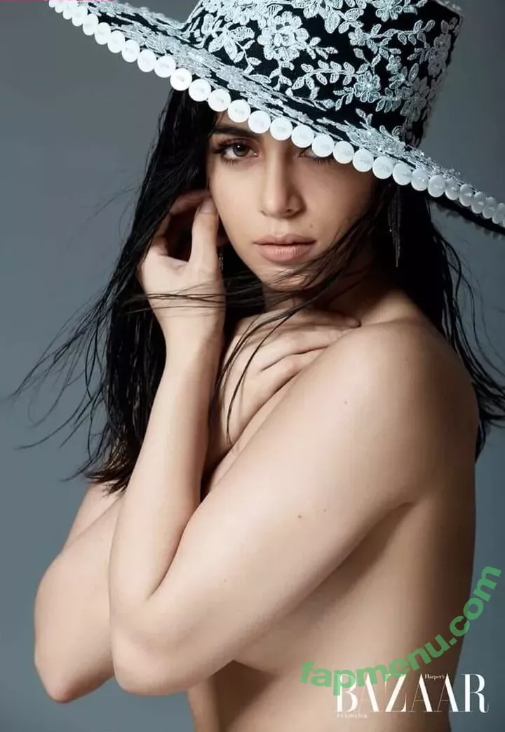 Emeraude Toubia nude photo #0144 (EmeraudeToubia / emeraude)