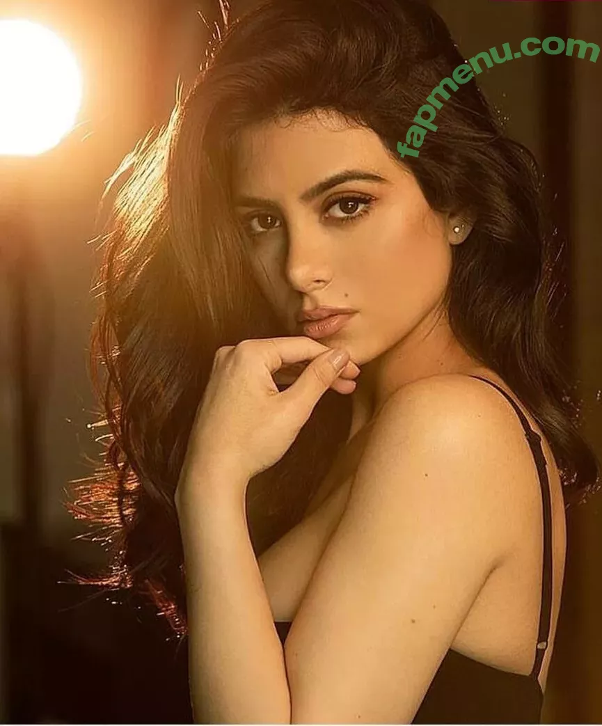 Emeraude Toubia nude photo #0149 (EmeraudeToubia / emeraude)