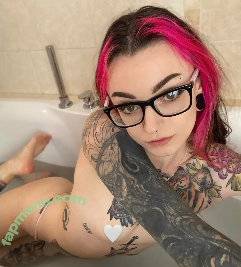 Emfaerie nude photo #0003 (Emfaerie)