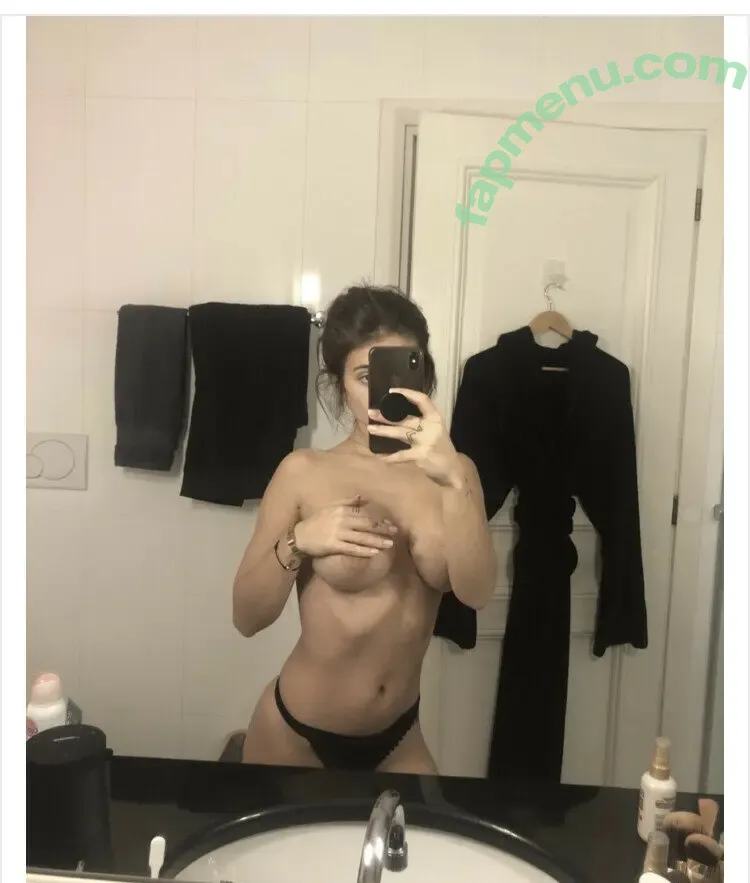 Emiiby nude photo #0017 (Emi__b__)
