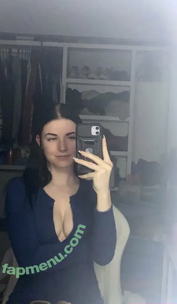 Emileesilvey nude photo #0002 (emilee.silvey)