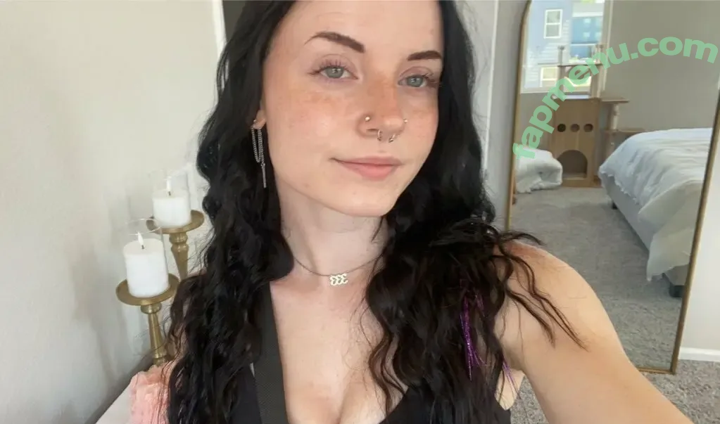 Emileesilvey nude photo #0009 (emilee.silvey)