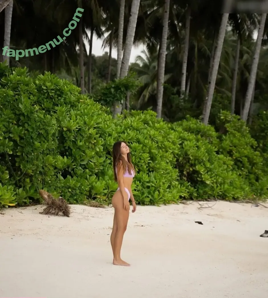 Emilia Beattie nude photo #0002 (Emilia Beattie)