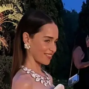 Emilia Clarke / clarkeyxo / emilia_clarke nude photo #0006