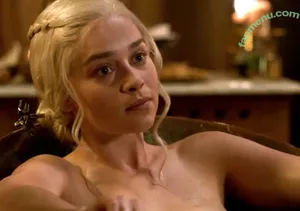 Emilia Clarke / emilia_clarke nude photo #0012