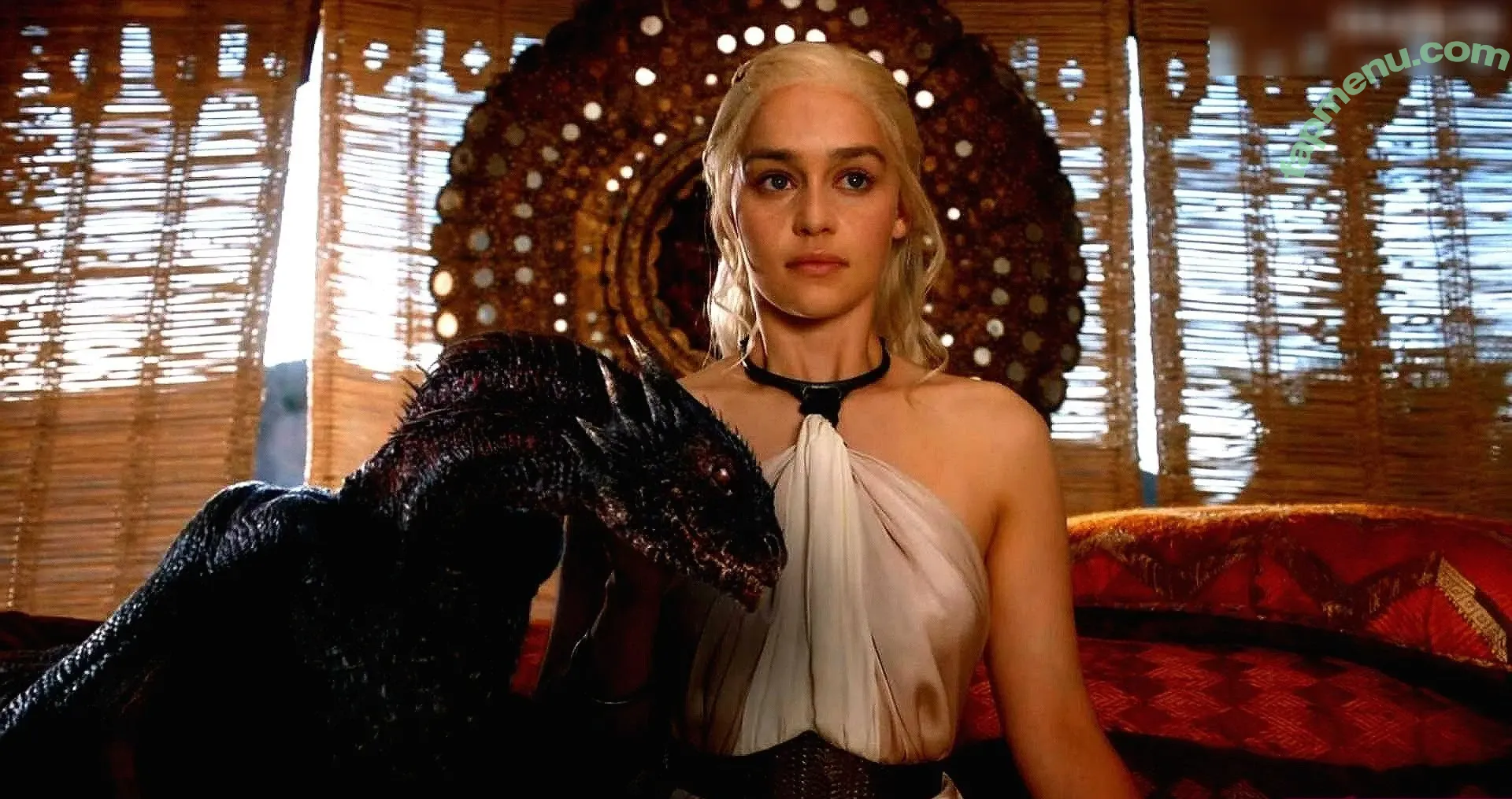 Emilia Clarke nude photo #2046 (clarkeyxo / emilia_clarke / emiliaclarke)