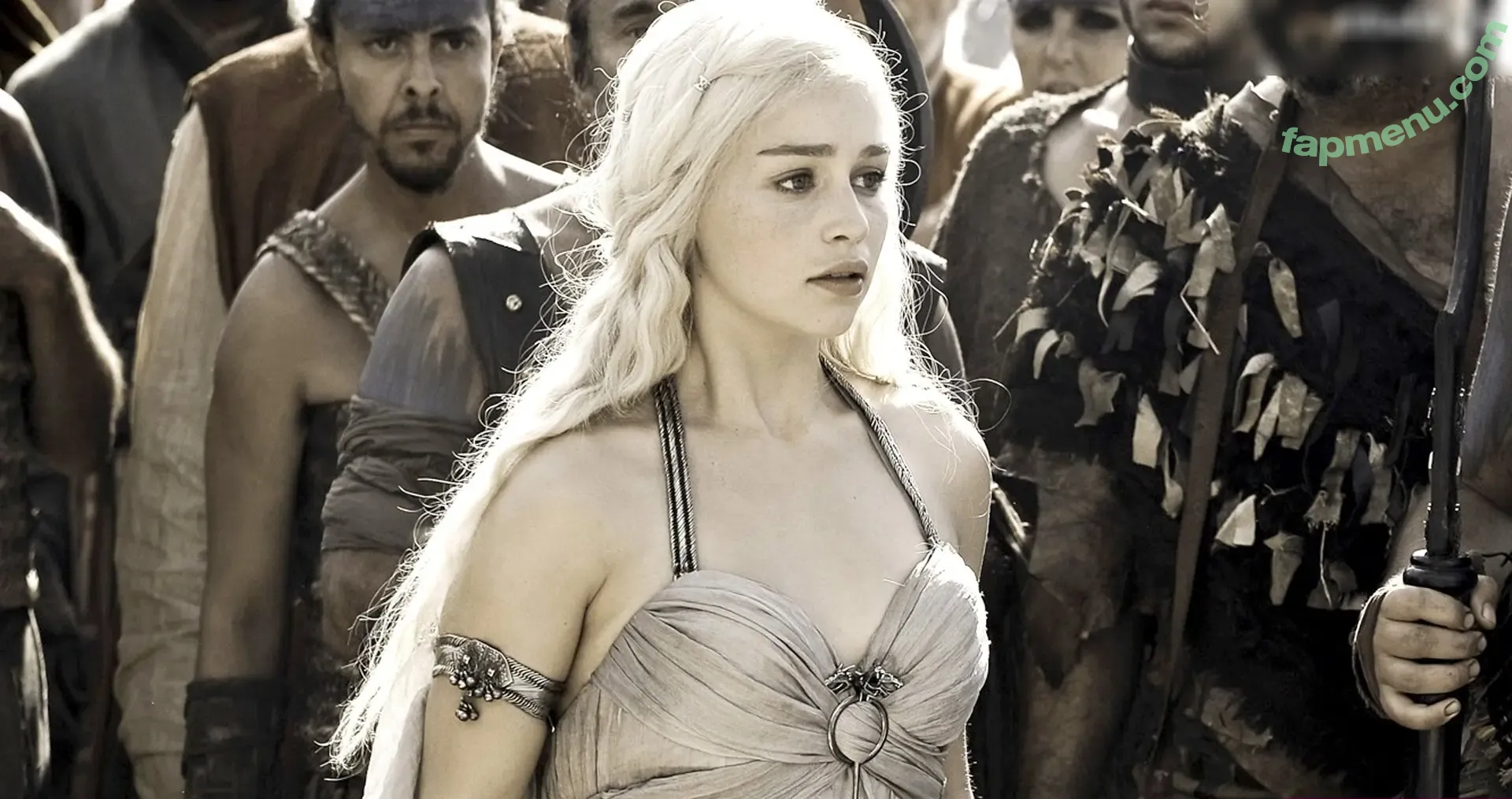 Emilia Clarke nude photo #2048 (clarkeyxo / emilia_clarke / emiliaclarke)
