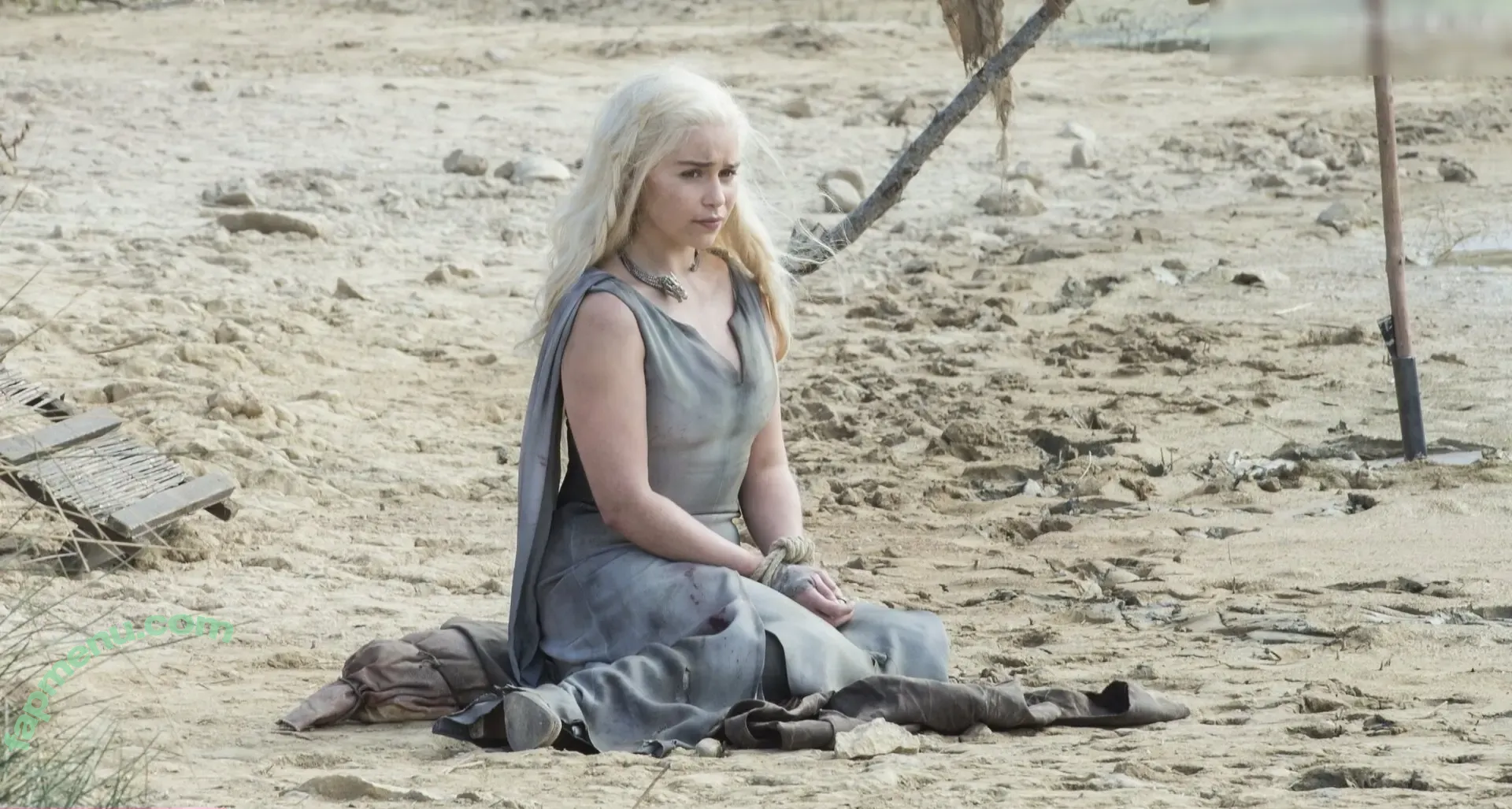 Emilia Clarke nude photo #2055 (clarkeyxo / emilia_clarke / emiliaclarke)